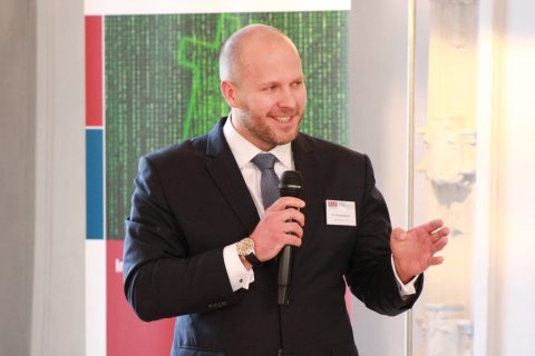 Symbolbild zum Artikel. Der Link öffnet das Bild in einer großen Anzeige.