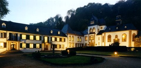 Zum Artikel "Announcing 2022 Joint Meeting of the RTGs in Computer Science in Dagstuhl"